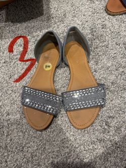 Women’s shoes size 9