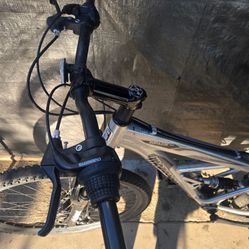 Mongoose Mountain Bike 29”inch Wheels 