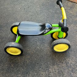 Puckylino 4 Wheel Bike