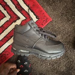 Boys Nike Acg Boots  7y