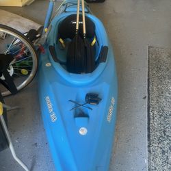 EUC Kayak Barely Used