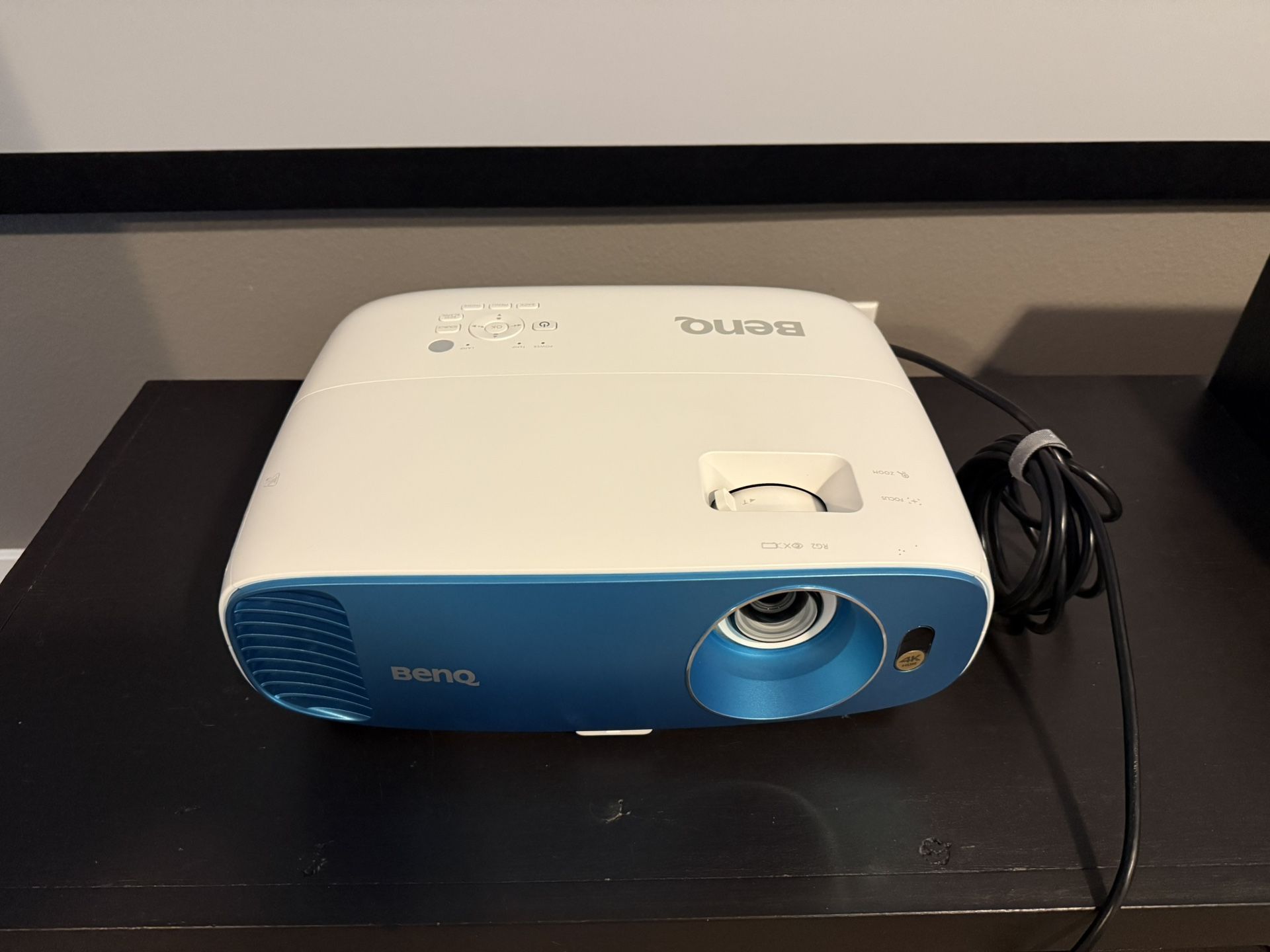 Benq TK800M Projector