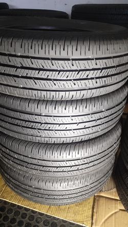 Set of 4 matching tires continental size 205/70R16