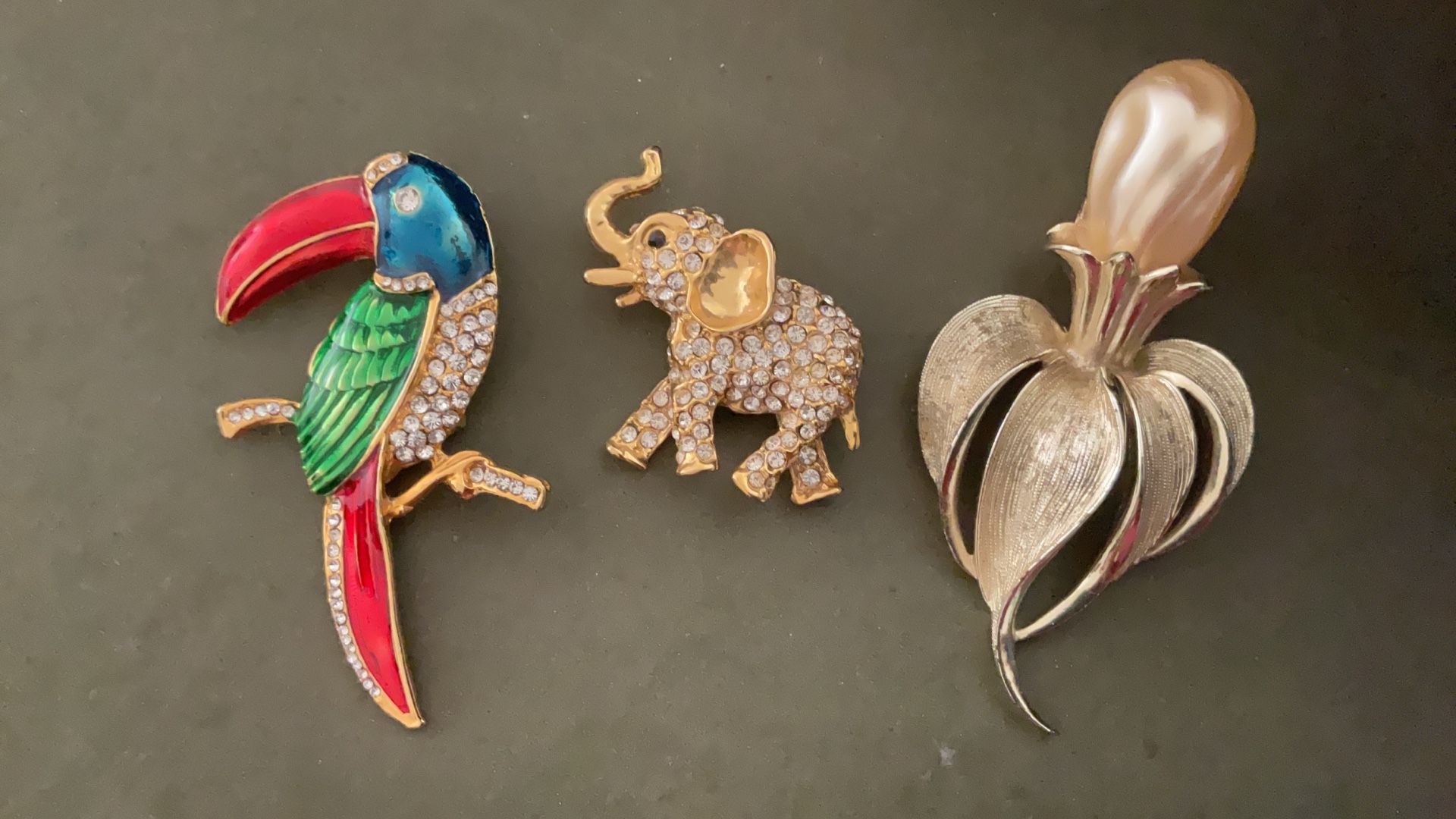 Vintage Sarah Coventry And Other Brooches/Pins For Sale