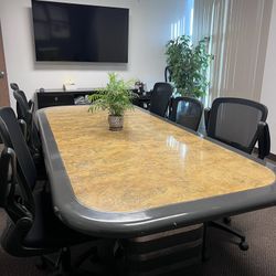 Conference Table in great condition. Measures (Length: 9ft / Width: 4ft / Height: 2.5 ft)