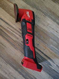 Milwaukee M18 multi-tool