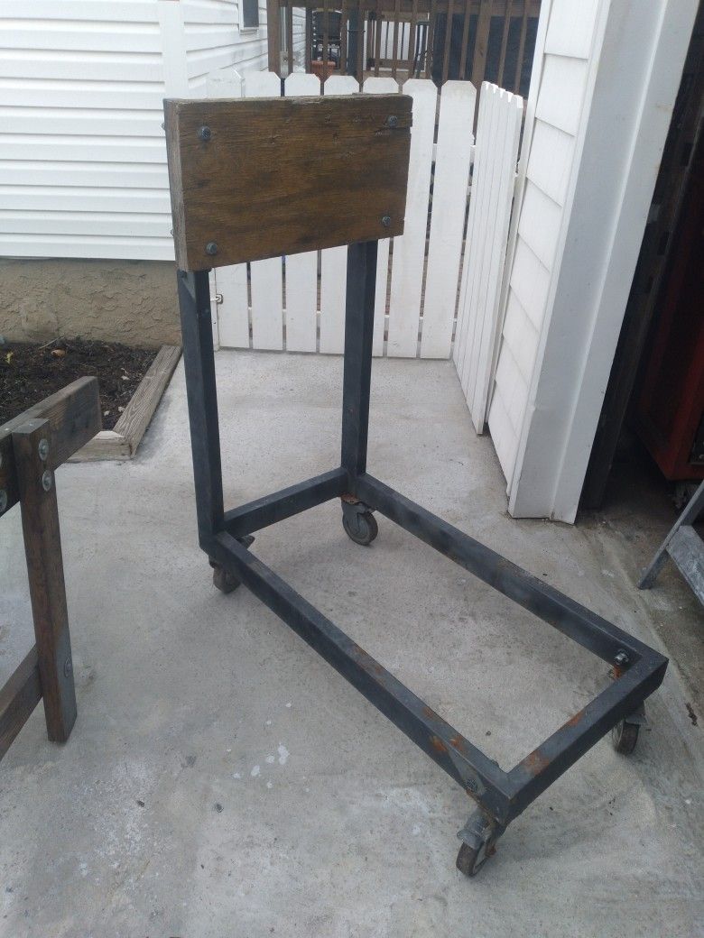 Large Outbound Motor Stand