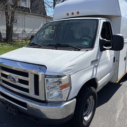 2016 Ford E-350