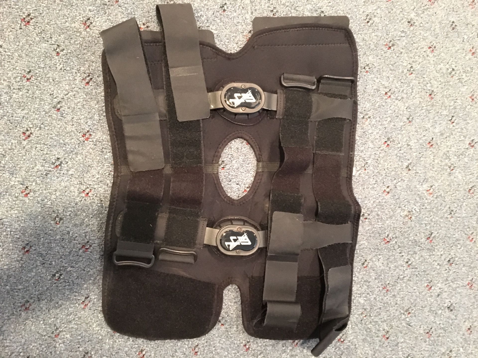 Knee Brace (Healy & Weber Large Adjustable)