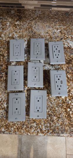 8 electric outlets, 4 standard, 2 GFCI, 2 with 2 USB ports