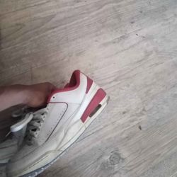 100 Jordans 2s Size 9.5