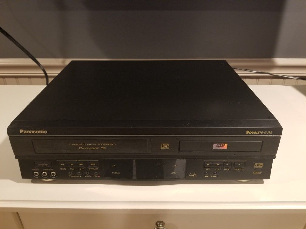 Panasonic PV-D4742 DVD/VCR Combo