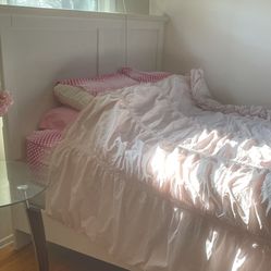 Bed - queen size