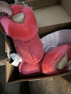 Ugg Slipers Size 7