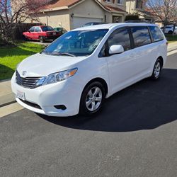 2012 Toyota Sienna