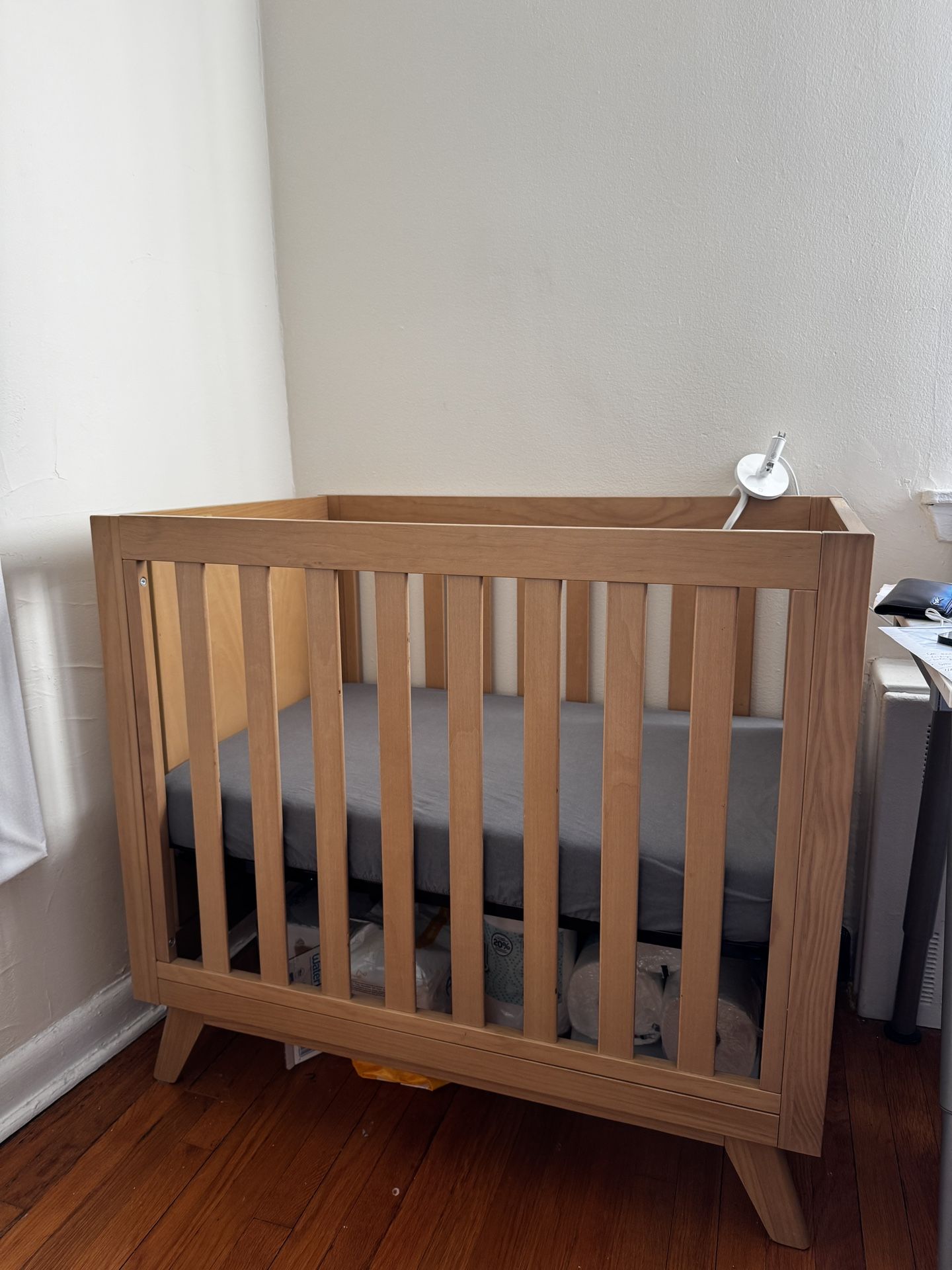 DaVinci Otto mini Crib