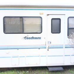 31FT Coachman Motorhome