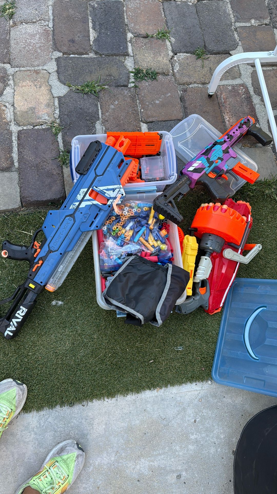 NERF GUNS