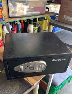 SentrySafe X075