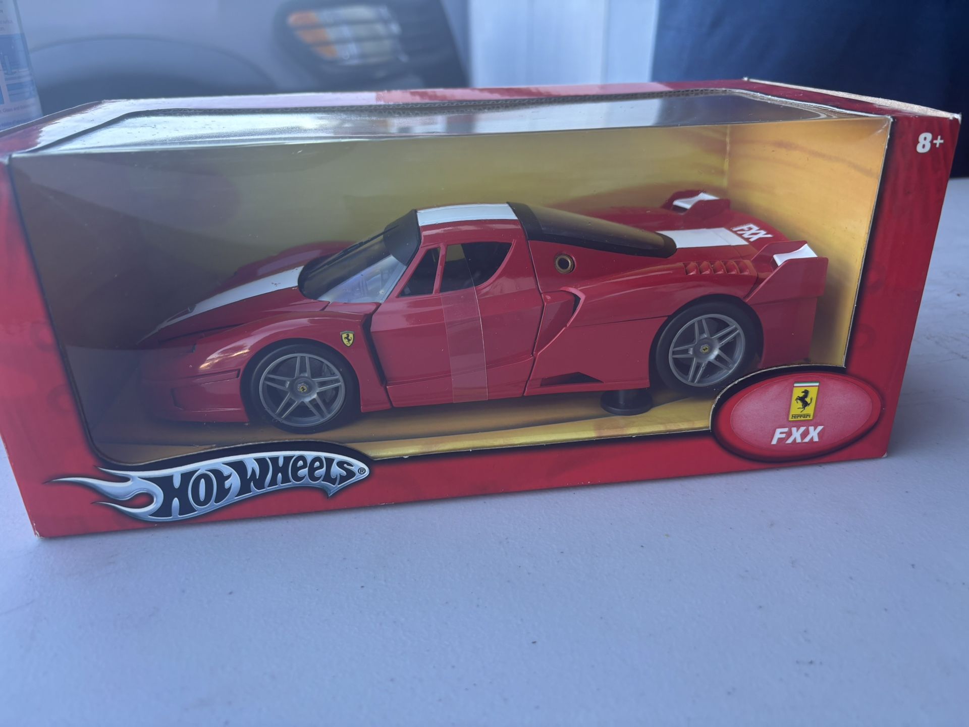 Hot Wheels Ferrari FXX 1:18 Scale Die-Cast Model – Collectible