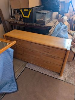 Thomasville Mid-Century Modern Teak Wood Dresser
