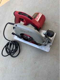 Milwaukee Tilt Lok 7 1/4  framing saw