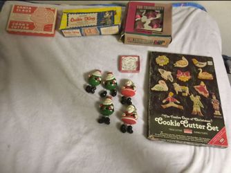 Very rare highly collectible christmas ornament and cookie cutters will not separate