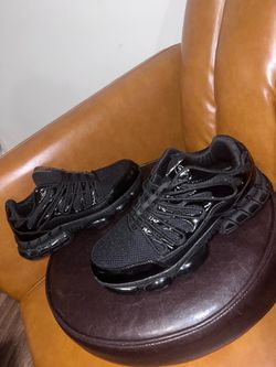 LIANGGO steel toe work sneakers men’s size 9