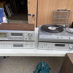 Vintage Akai Stereo System