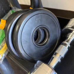 Intek 2.5 kg (5.5 lb) Rubber Olympic Weight Plate – Brand New (Minor Cosmetic Imperfections)