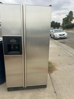 KITCHENAID SIDE BY SIDE REFRIGERATOR Delivery available for small fee 🚛