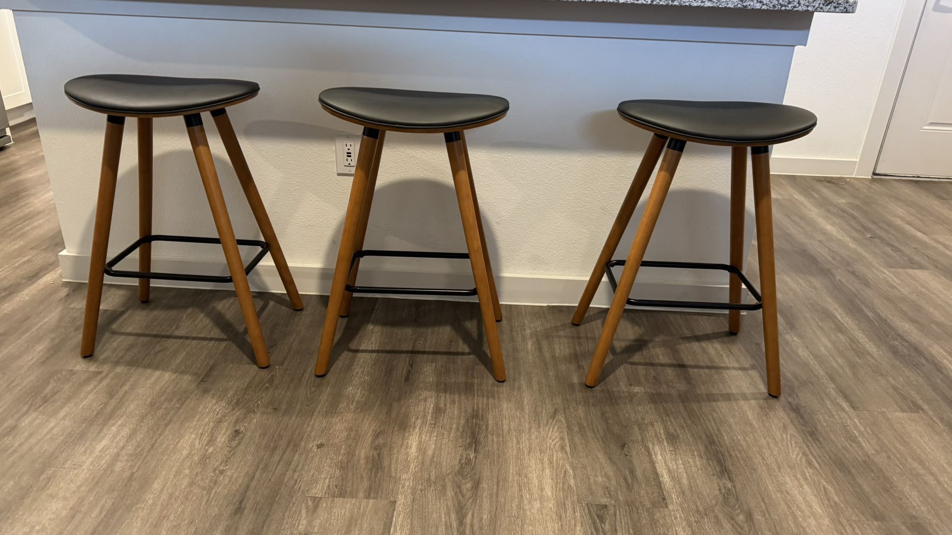 Set Of Stools For Island Kitchen