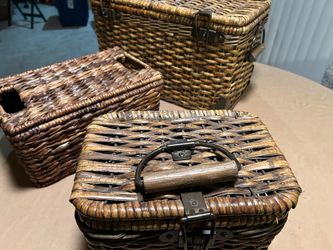 Vintage Wicker Basket Set of Three. Pre owned.