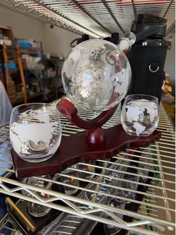 Globe Decanter w/  Whiskey Glasses
