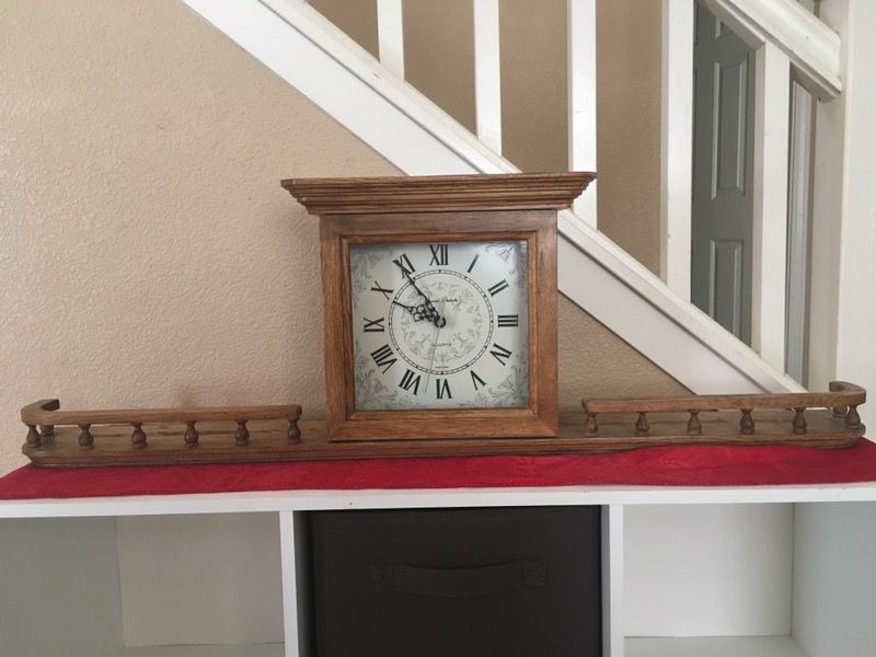 Wall mount clock