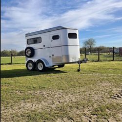 Horse Trailer 