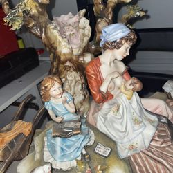 Maternita  COLLEZIONE PORCELLANE S. AGOSTINO. Capodimonte 
