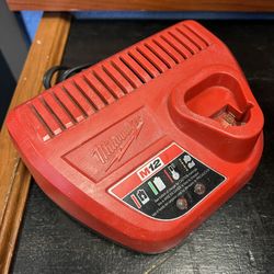 Milwaukee 12V Charger