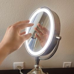 Jerdon lighted tabletop makeup mirror with zoom