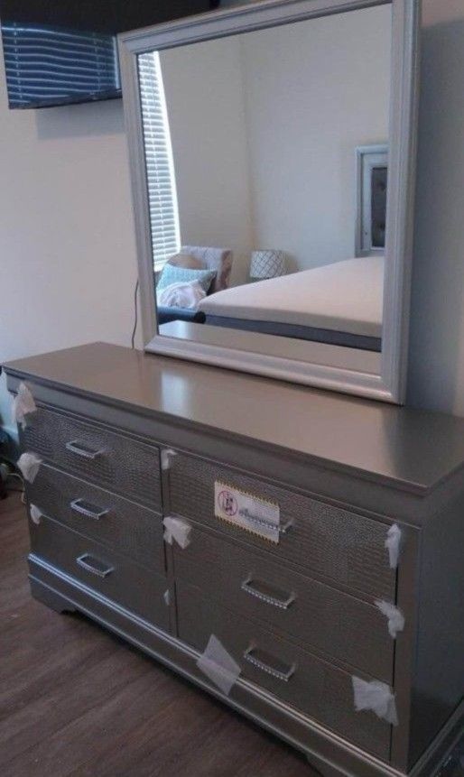 Brand new dresser, mirror and nightstand 💫affordable terms available