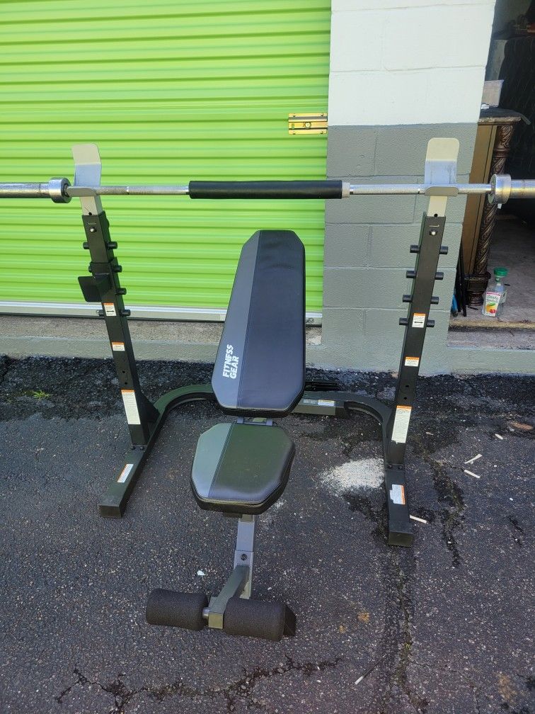 Exercise Equipment All For 300 Dollars The Rack Is Missing One Piece I Include Maybe U Can Fix