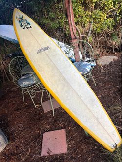 7’2 midlength surfboard