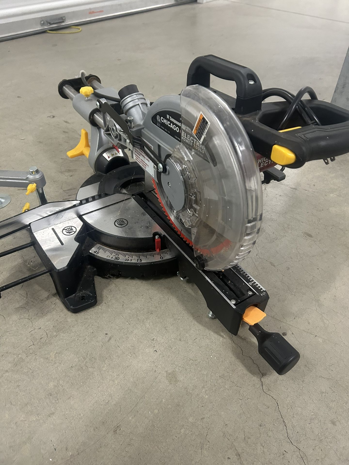 CHICAGO ELECTRIC POWER TOOLS 10 in. Sliding Compound Miter Saw