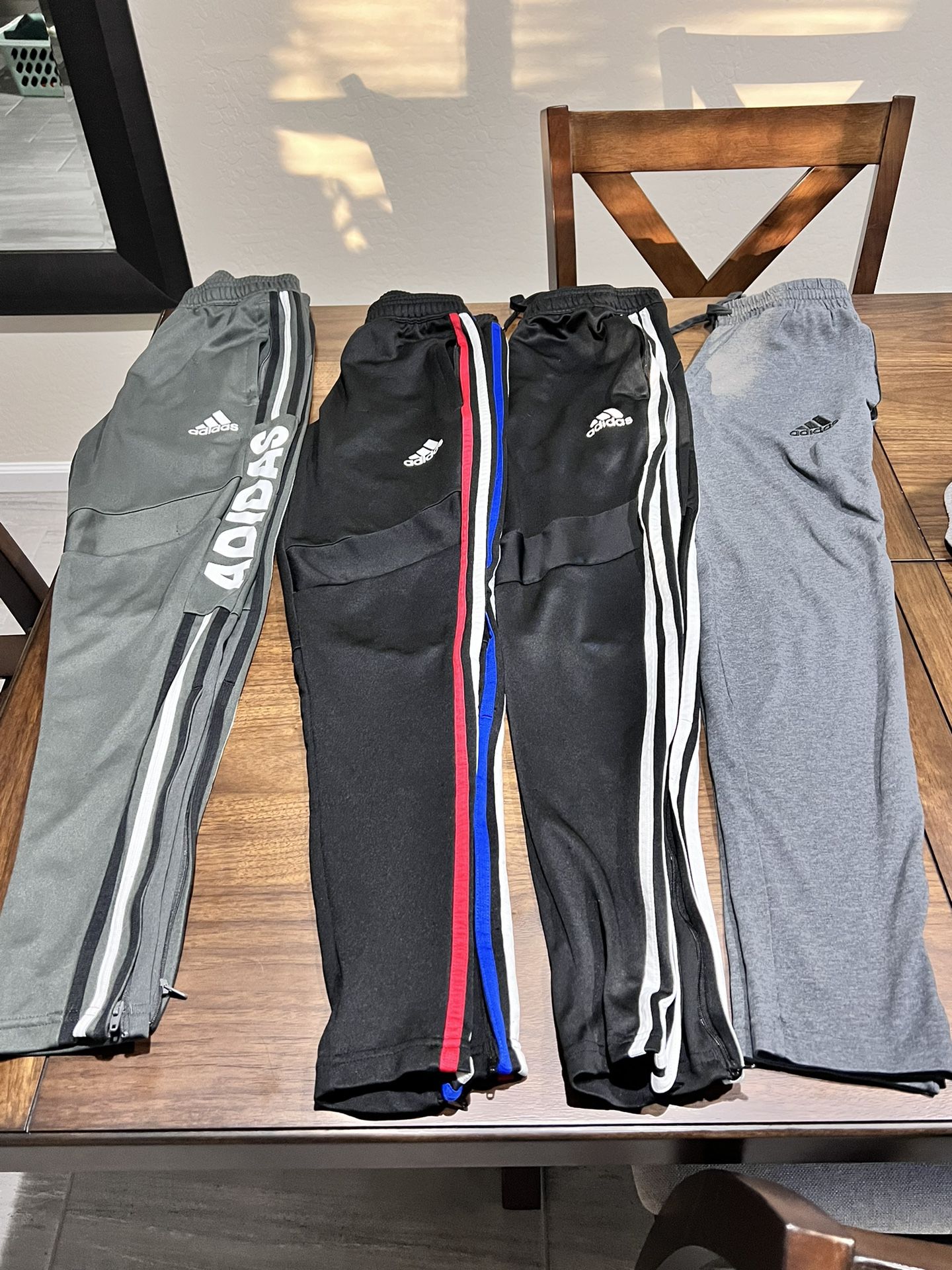 Adidas lot- Size XS-small 4 Pair Of Pants And 2 Pair Of Shorts 