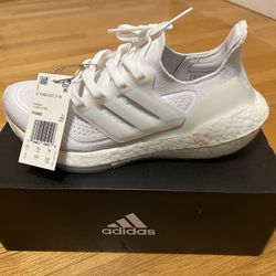 Boys Adidas Ultraboost Sneakers BNIB