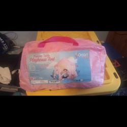 Girls Playing Tent With Ligths New