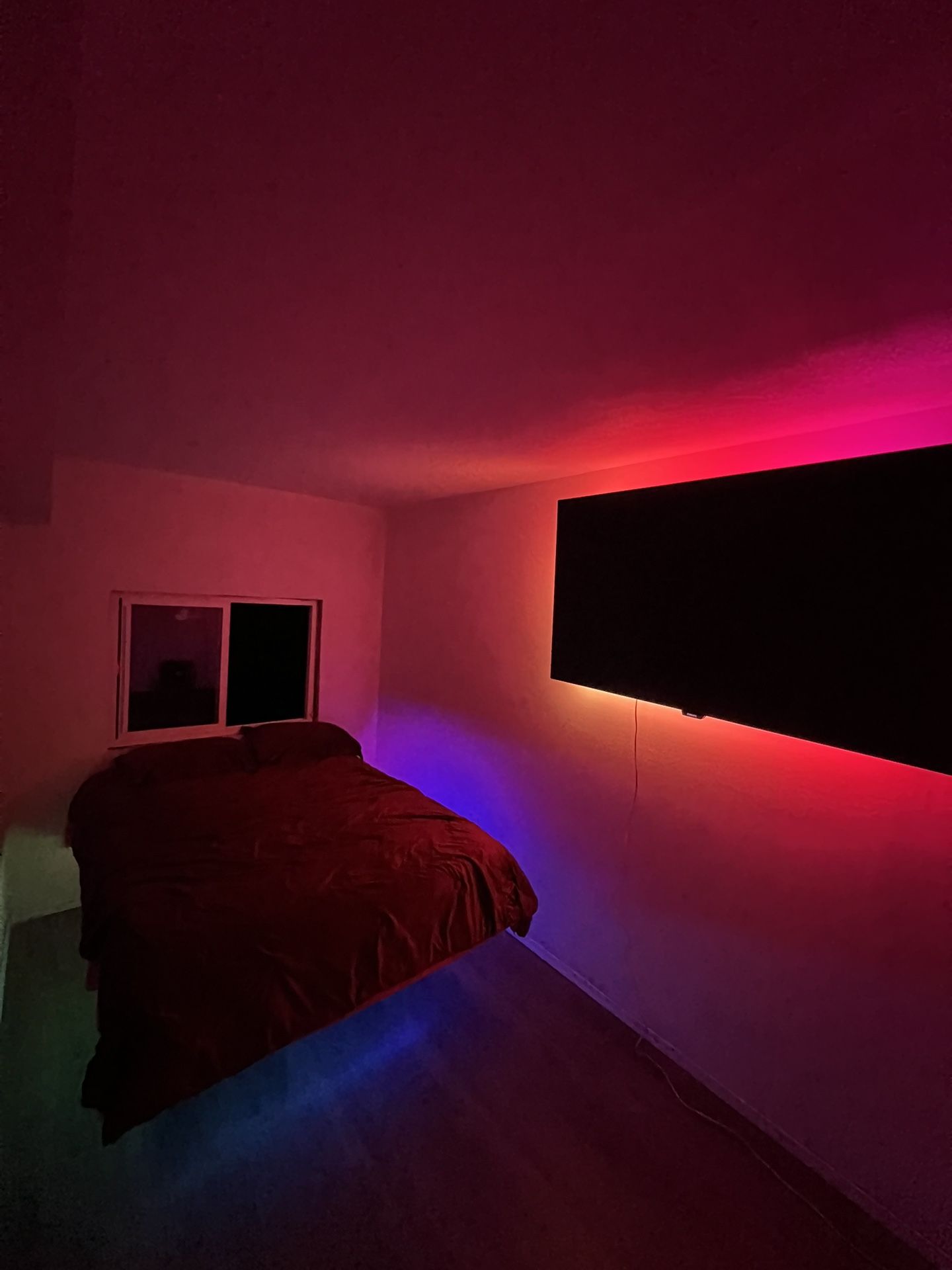 Full Size Mattress With Wooden Frame 