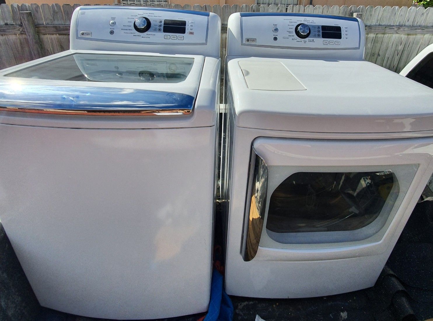 300 GE WASHER DRYER