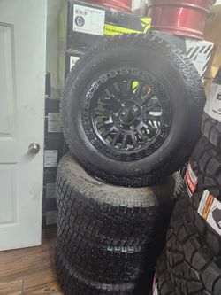 18 Inch FUEL Wheels NEW!!!semi New  33x12.50 18  Chevy Silverado, Chevy Tahoe, Gmc Sierra ,gmc Yukon,ram 1500,toyo Tundra 