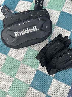 Back plate for pads and gloves